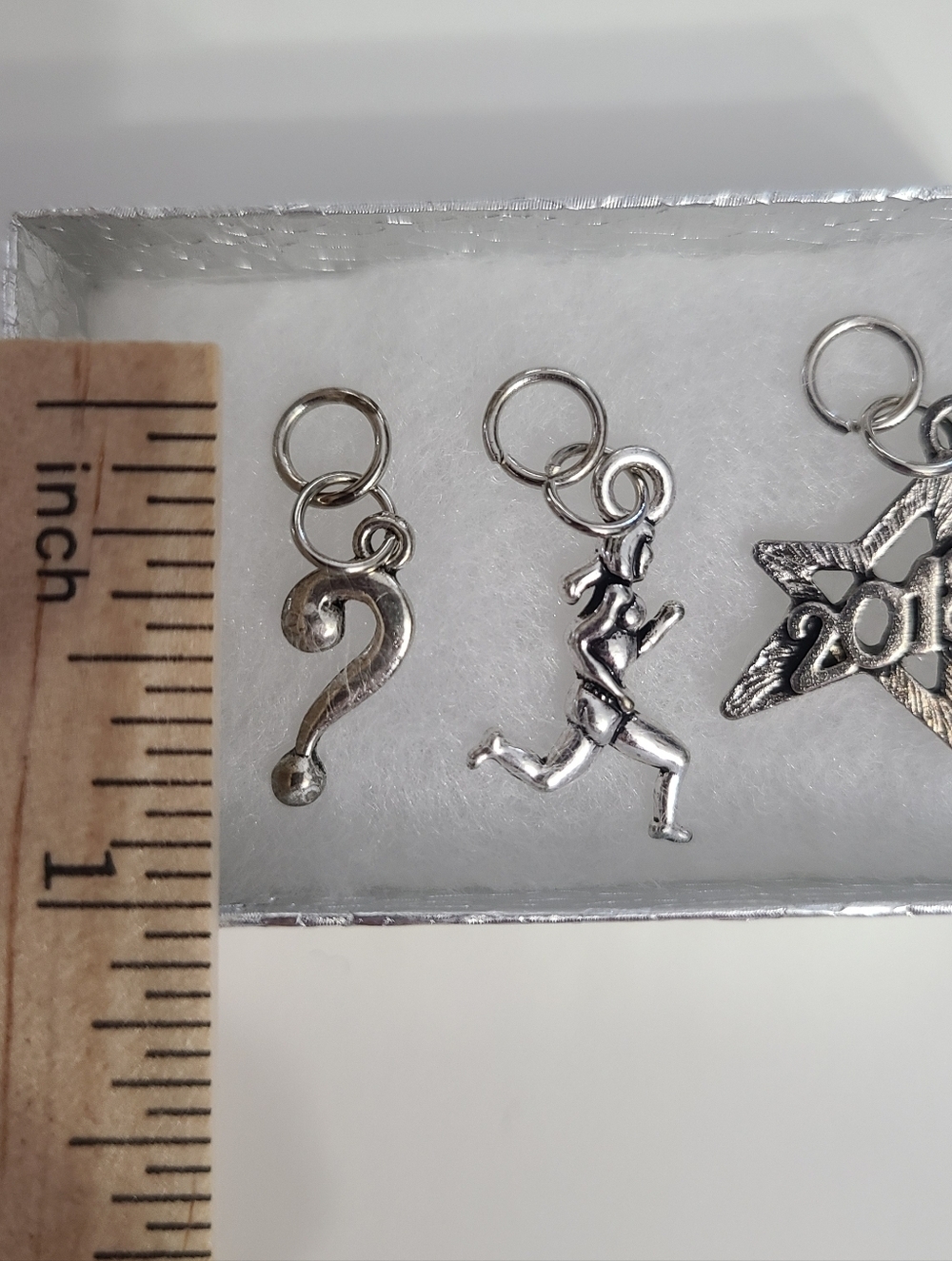3 Charms - Question Mark, Girl Runner, 2018 Star - Picture 3 of 7